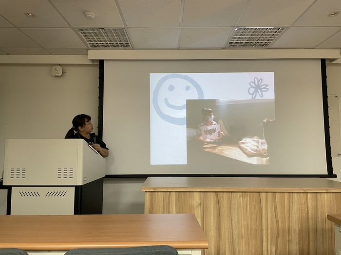 講者正在和大家分享其創業過程點滴圖片