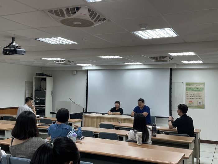 同學們向講者踴躍提問圖片