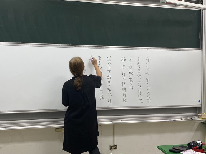 【活動快照】繆思•繆思──2025女力詩歌朗讀分享會 國立屏東大學校園場圖片
