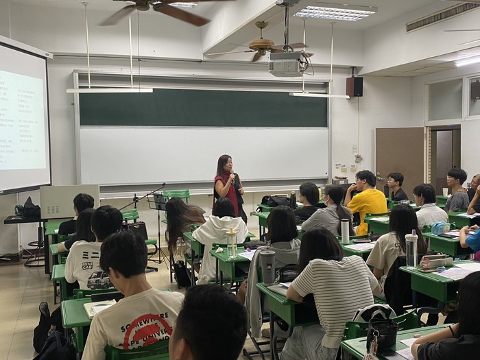 【活動快照】繆思•繆思──2025女力詩歌朗讀分享會 國立屏東大學校園場圖片